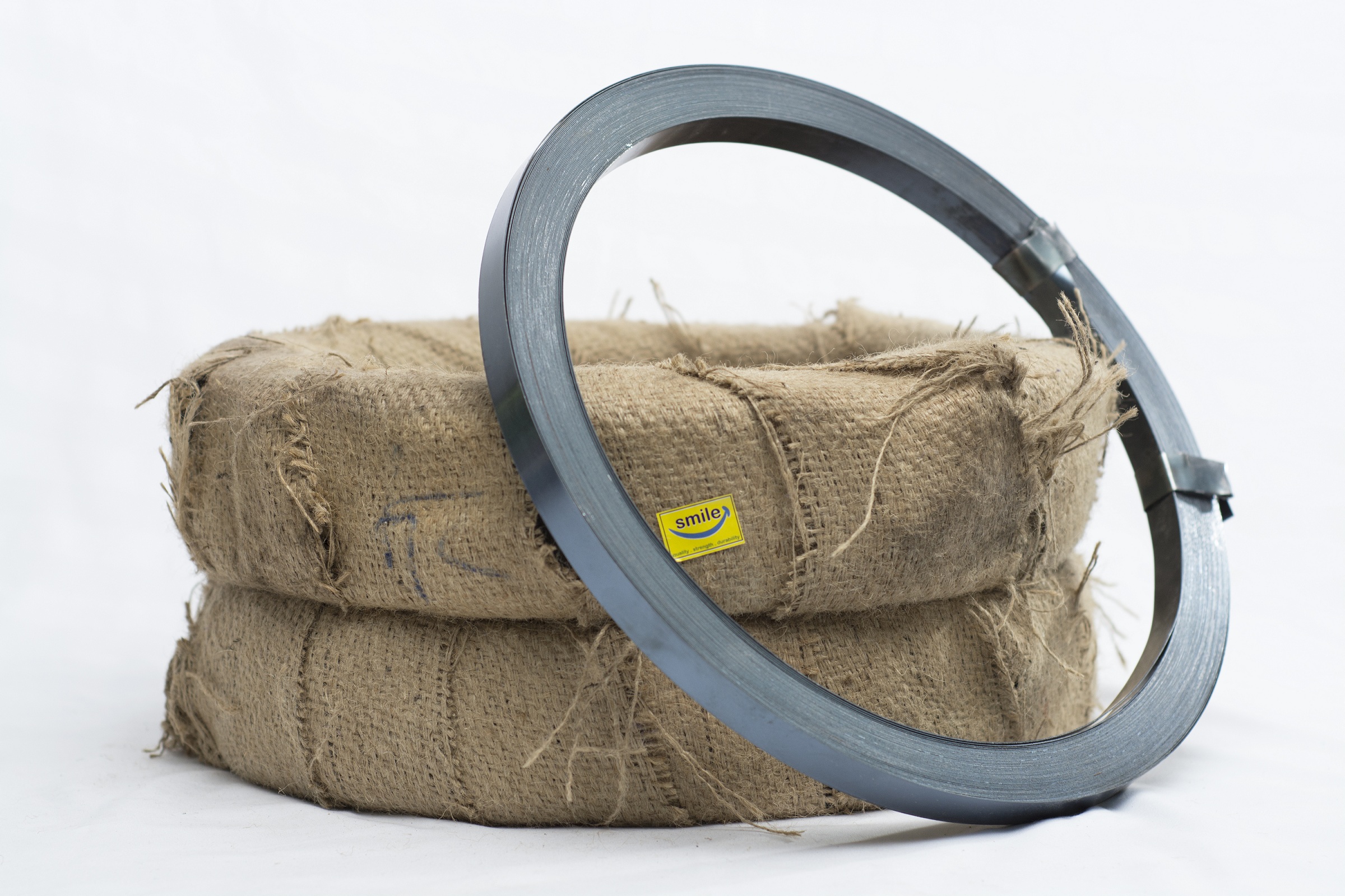 Best Building Construction Materials for Sale in Uganda - SMILE Hoop iron Bundle